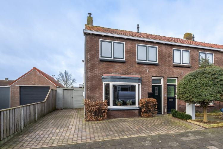 Steneweg 68, Middelharnis