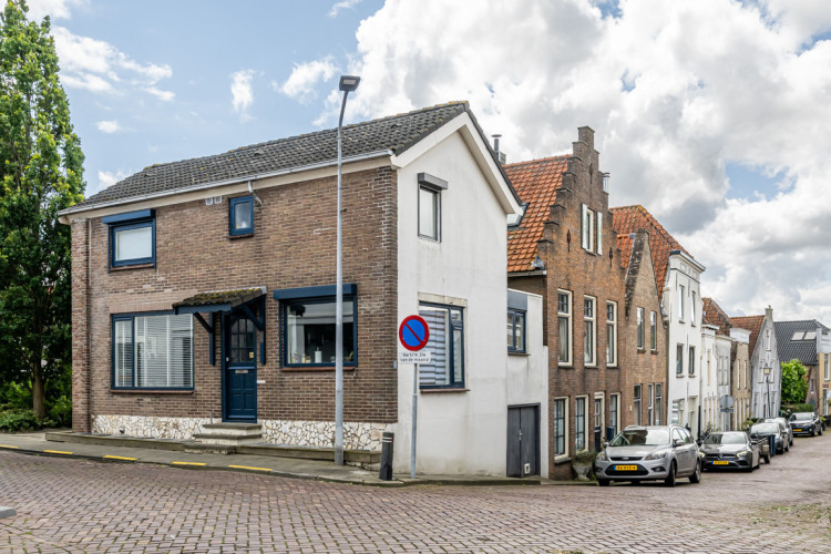 Zeedijk 25, Stad aan 't Haringvliet