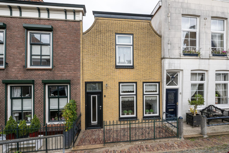 Voorstraat 8, Ooltgensplaat