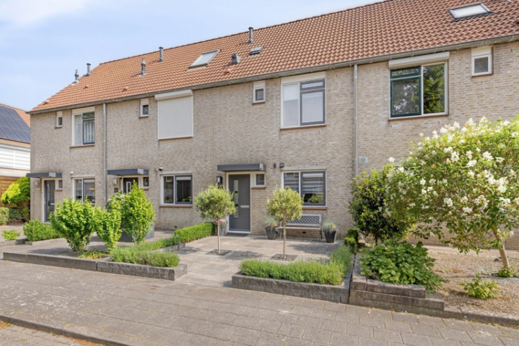 Prins Bernhardlaan 48, Middelharnis