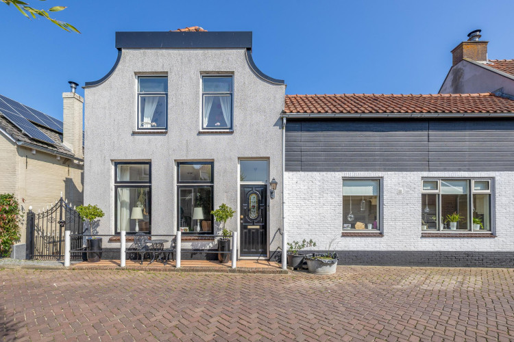 Achterdijk 7, Stad aan 't Haringvliet
