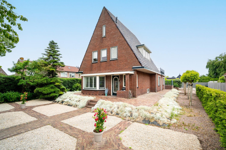 Steneweg 81, Middelharnis