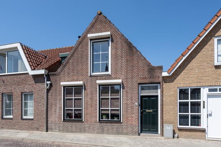 Zuiddijk 10, Nieuwe-Tonge