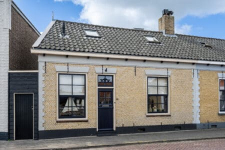 Spuistraat 50, Middelharnis