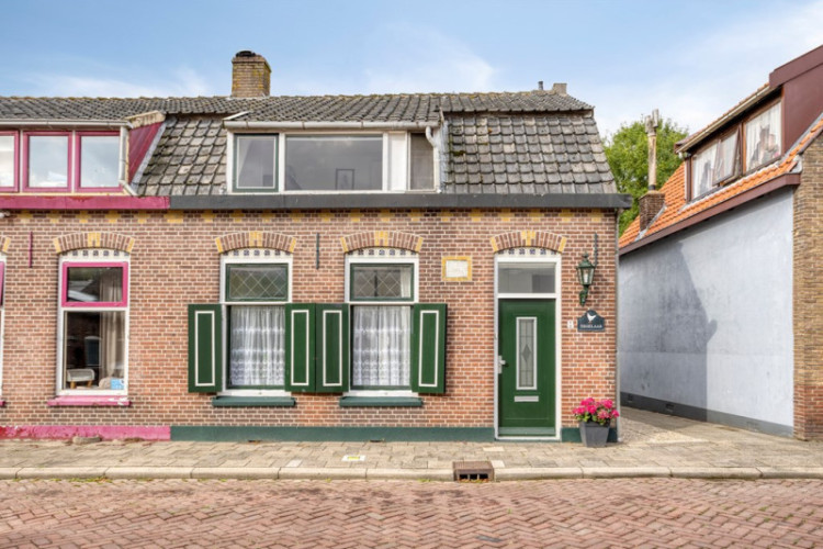 Burgemeester Sterkstraat 8, Stad aan 't Haringvliet