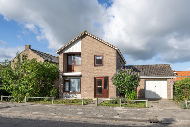 Steneweg 96, Middelharnis