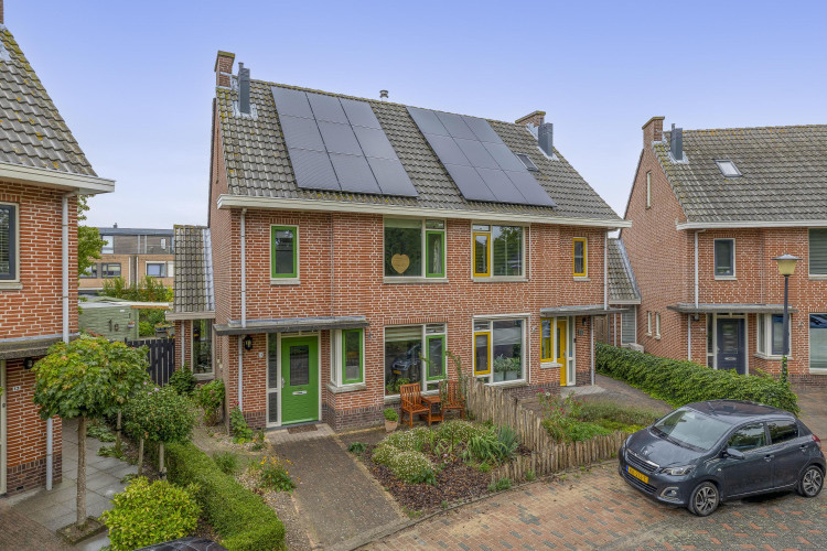 Betje Wolffstraat 12, Sommelsdijk