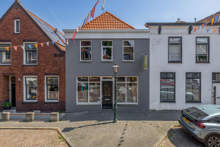 Voorstraat 12, Oude-Tonge