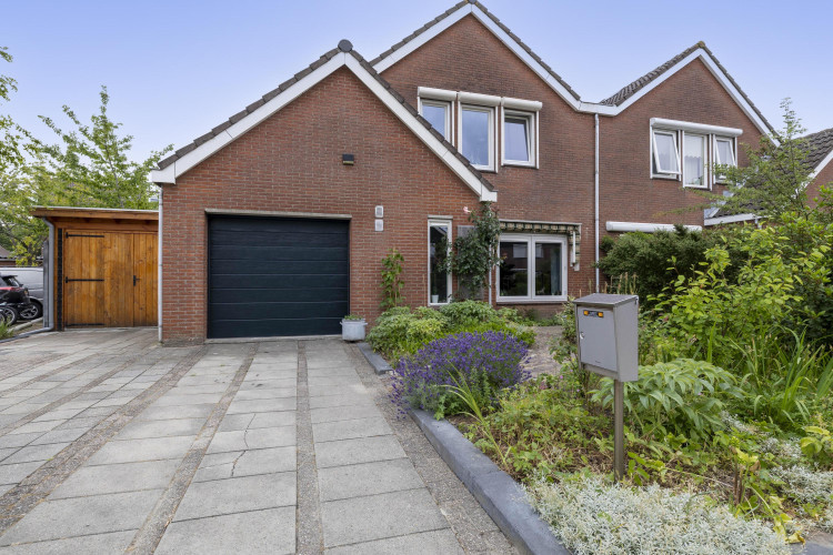 Mariniersweg 83, Oude-Tonge