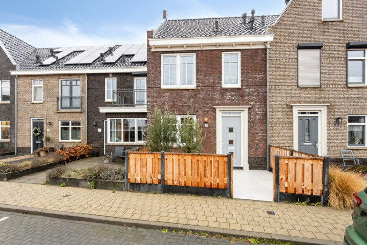 Grondzeilerstraat 10, Oude-Tonge