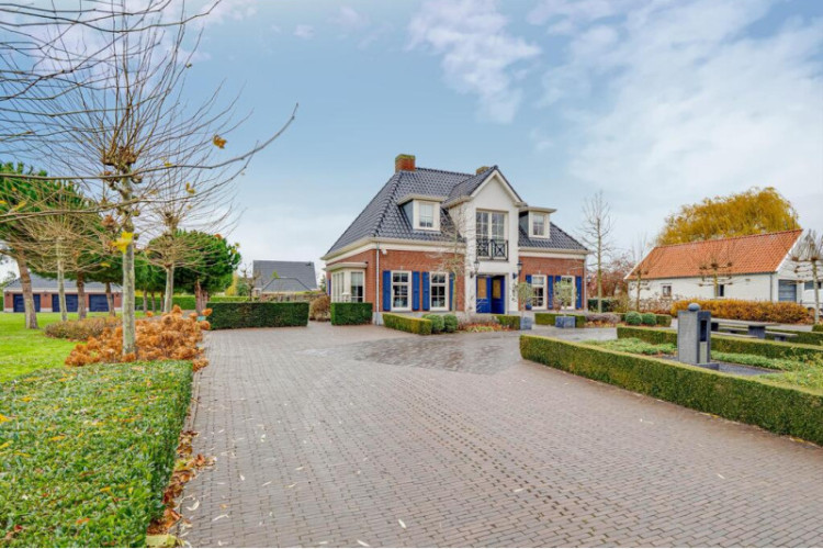 Molenweg 15, Oude-Tonge