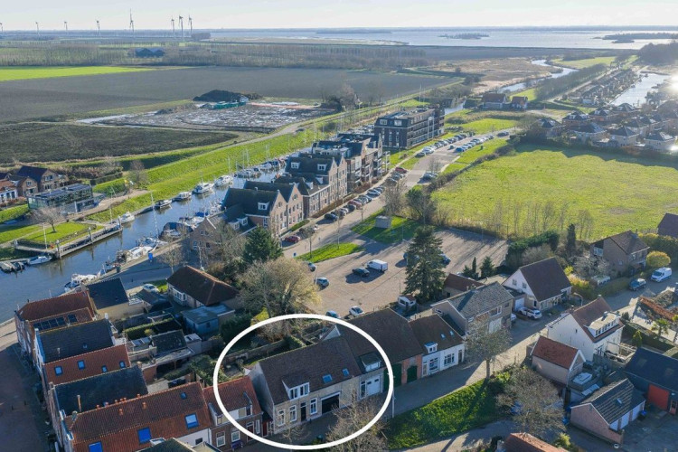 Zuiddijk 3, Oude-Tonge