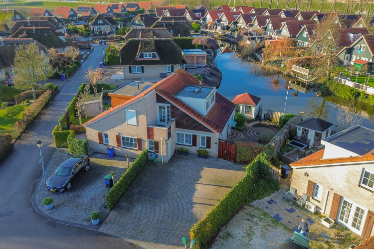 Menheerseplein 23, Middelharnis