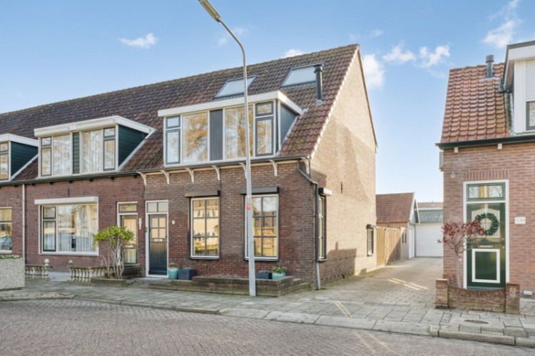 Julianastraat 86, Oude-Tonge