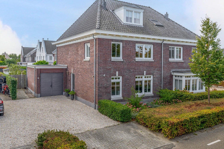 Bloemenweg 31, Dirksland