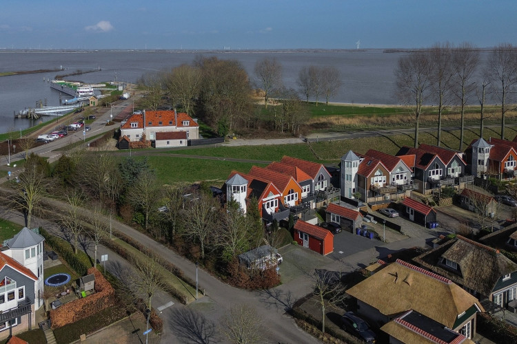 Dieklaan 1, Middelharnis