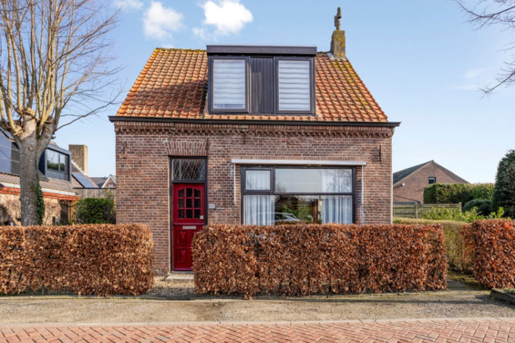 Burgemeester Overdorpstraat 49, Nieuwe-Tonge