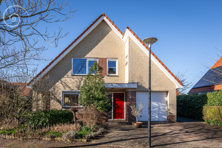 A.M. de Jongstraat 9, Sommelsdijk