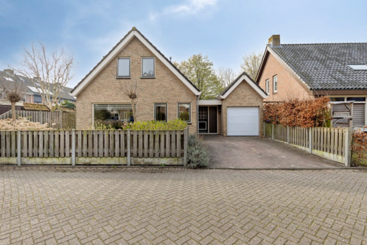 Kluut 15, Sommelsdijk