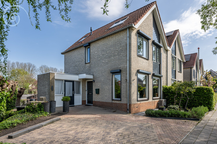 Prins Bernhardlaan 77, Middelharnis