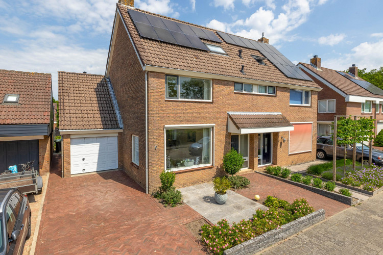 Grutto 8, Sommelsdijk