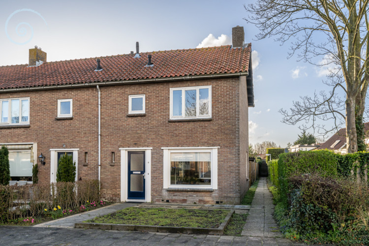Esdoornstraat 33, Ooltgensplaat