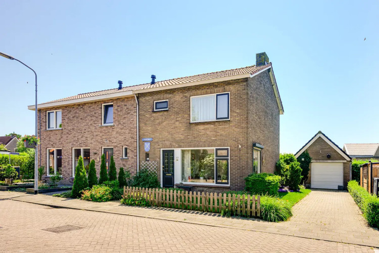 Emmastraat 62, Den Bommel