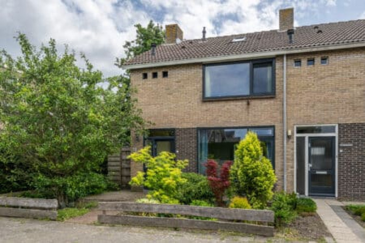 Rembrandtlaan 1, Middelharnis