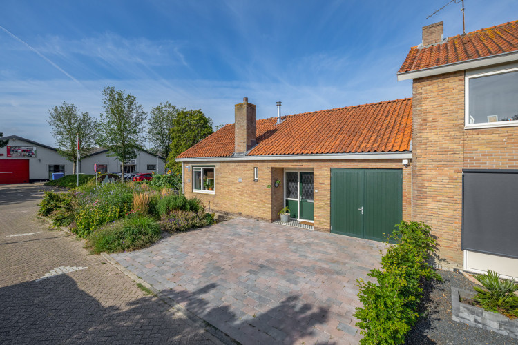 Maannezee 58, Dirksland