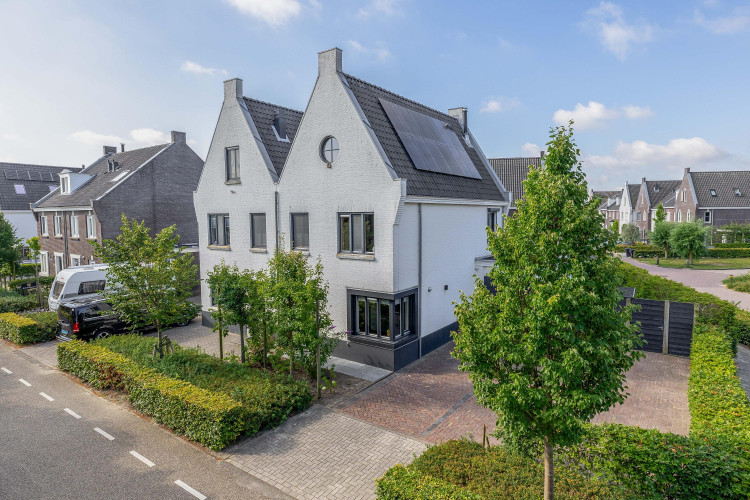 Bloemenweg 45, Dirksland