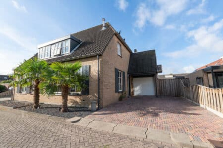 Wegaplein 3, Oude-Tonge