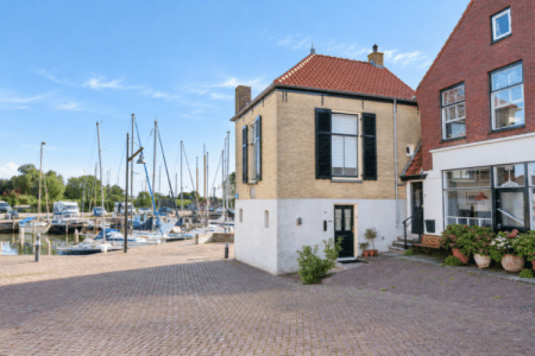 Haven 4, Stad aan 't Haringvliet