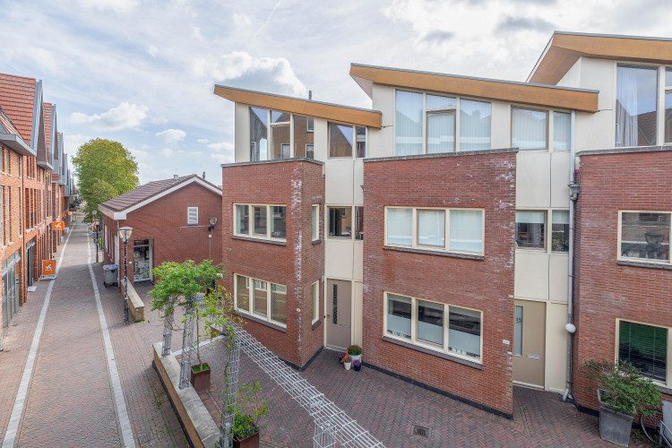 Zandpad 13, Middelharnis