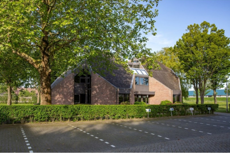 Oosthavendijk 46, Middelharnis