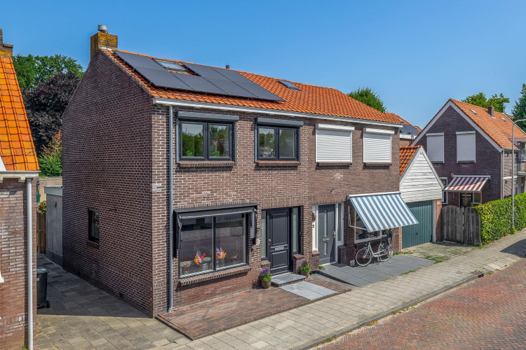 Juliana van Stolberglaan 4, Middelharnis