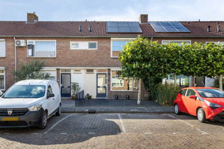 Oranje Nassaustraat 31, Middelharnis