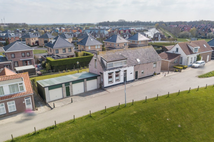 Zuiddijk 55, Oude-Tonge