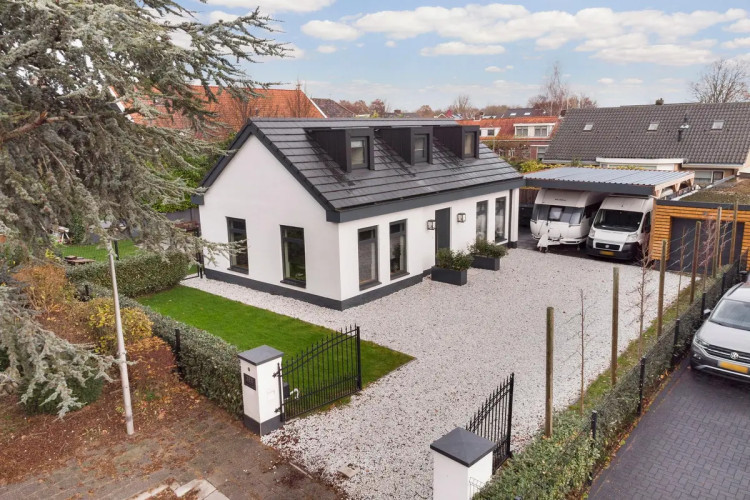 Iepenlaan 6, Middelharnis