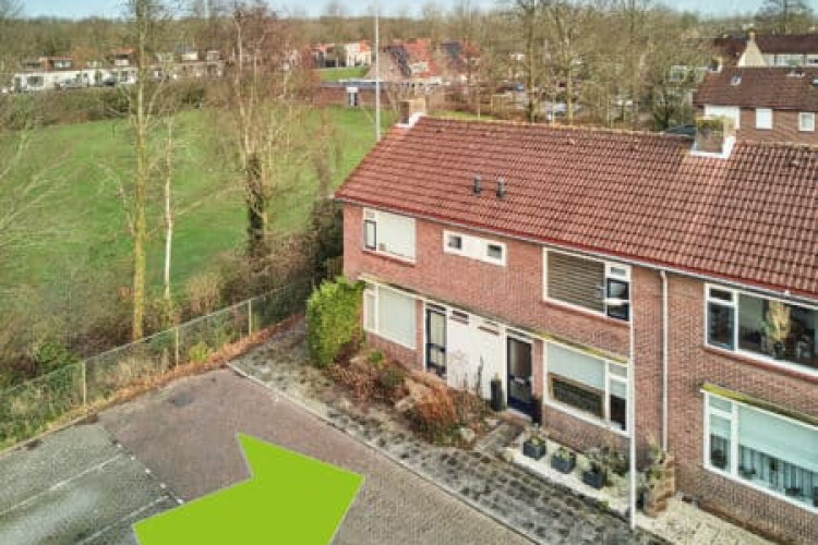Oranje Nassaustraat 32, Middelharnis