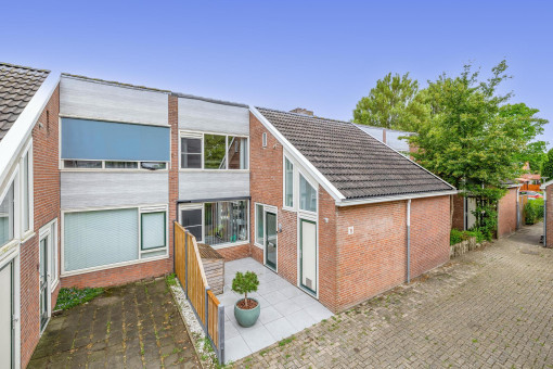Esdoornhof 11 Dirksland